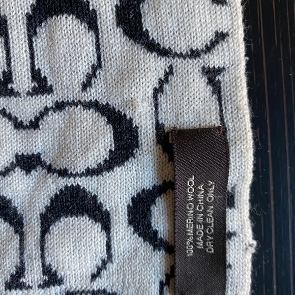 Coach Wallet - Picture 9 of 10